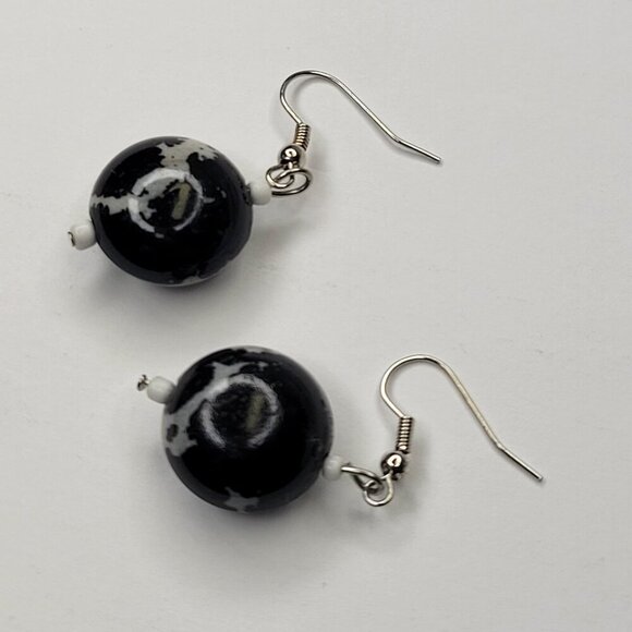 Black and White Bead Long Necklace with Earrings - Picture 11 of 11